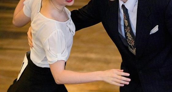 8PM Intermediate/Advanced Lindy Hop Class Series with Justin and Olivia (April 5, 12, 19 and 26)