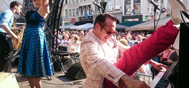 Steve Lucky and the Rhumba Bums featuring Miss Carmen Getit